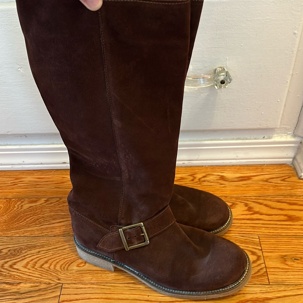 Suede boots